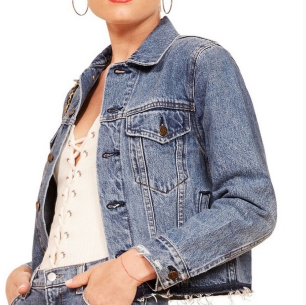 REFORMATION DENIM JEAN DISTRESSED JACKET IN BADLANDS WASH - Picture 4 of 10